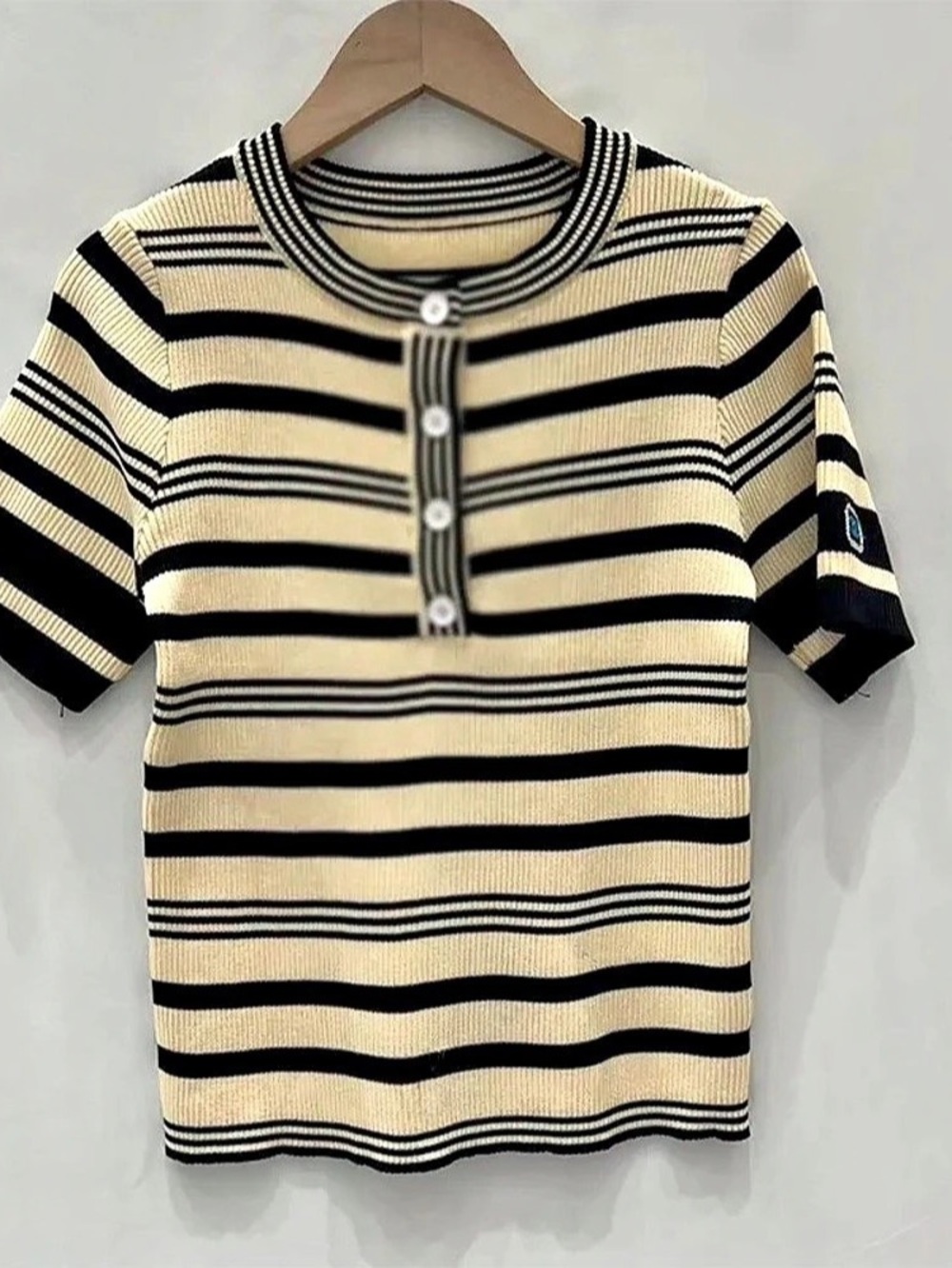 CC Striped Short Sleeve Top in Cream & Black NWT. No brand